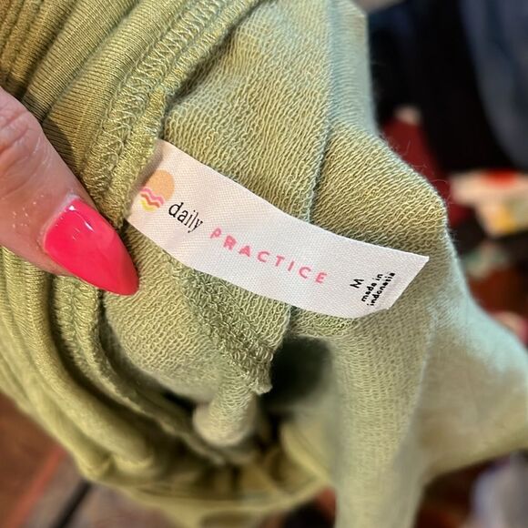 Anthropologie Daily Practice Avocado Green 2-Piece Shorts Set, size M! - Picture 5 of 11
